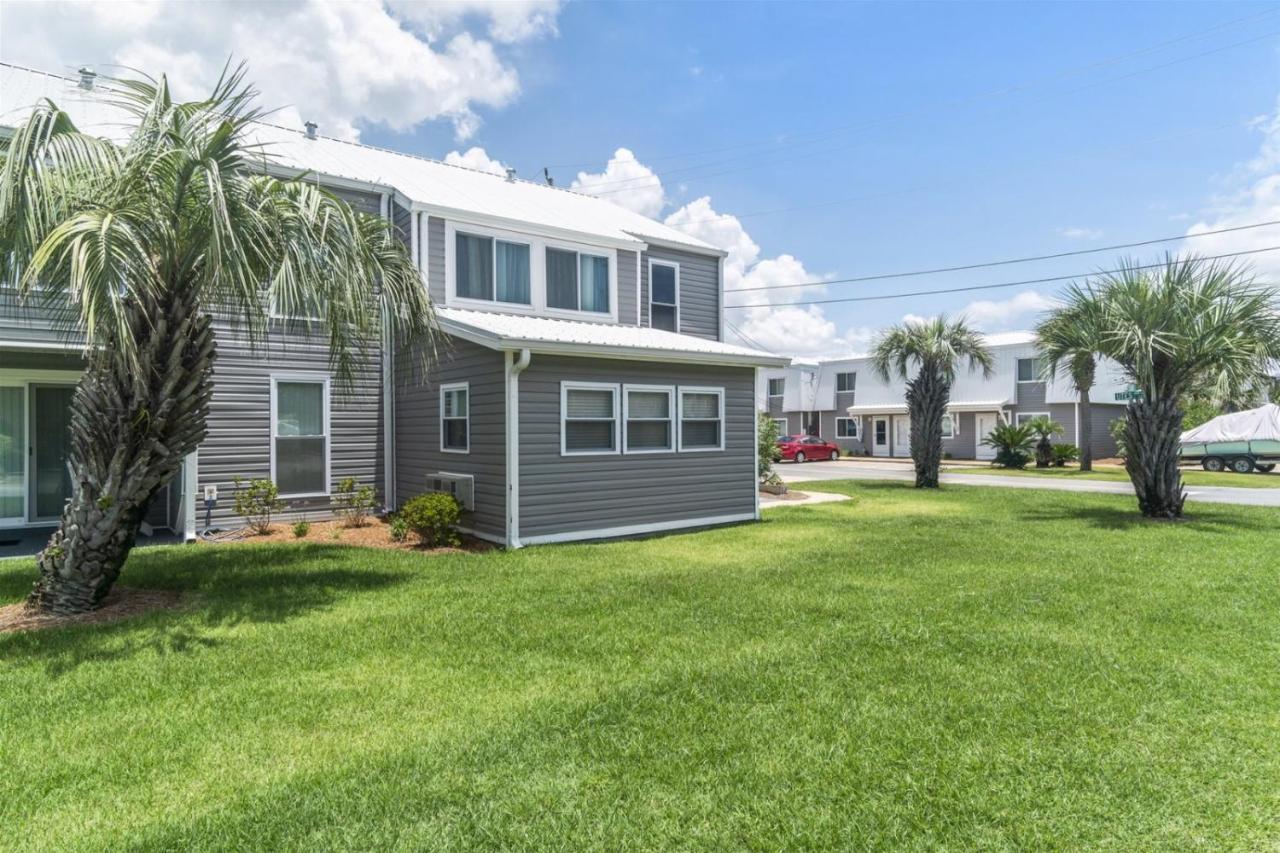 Apartment 7904 Surf Dr #7 *